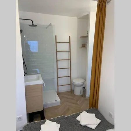 Les Bains De Mer Yourhosthelper
